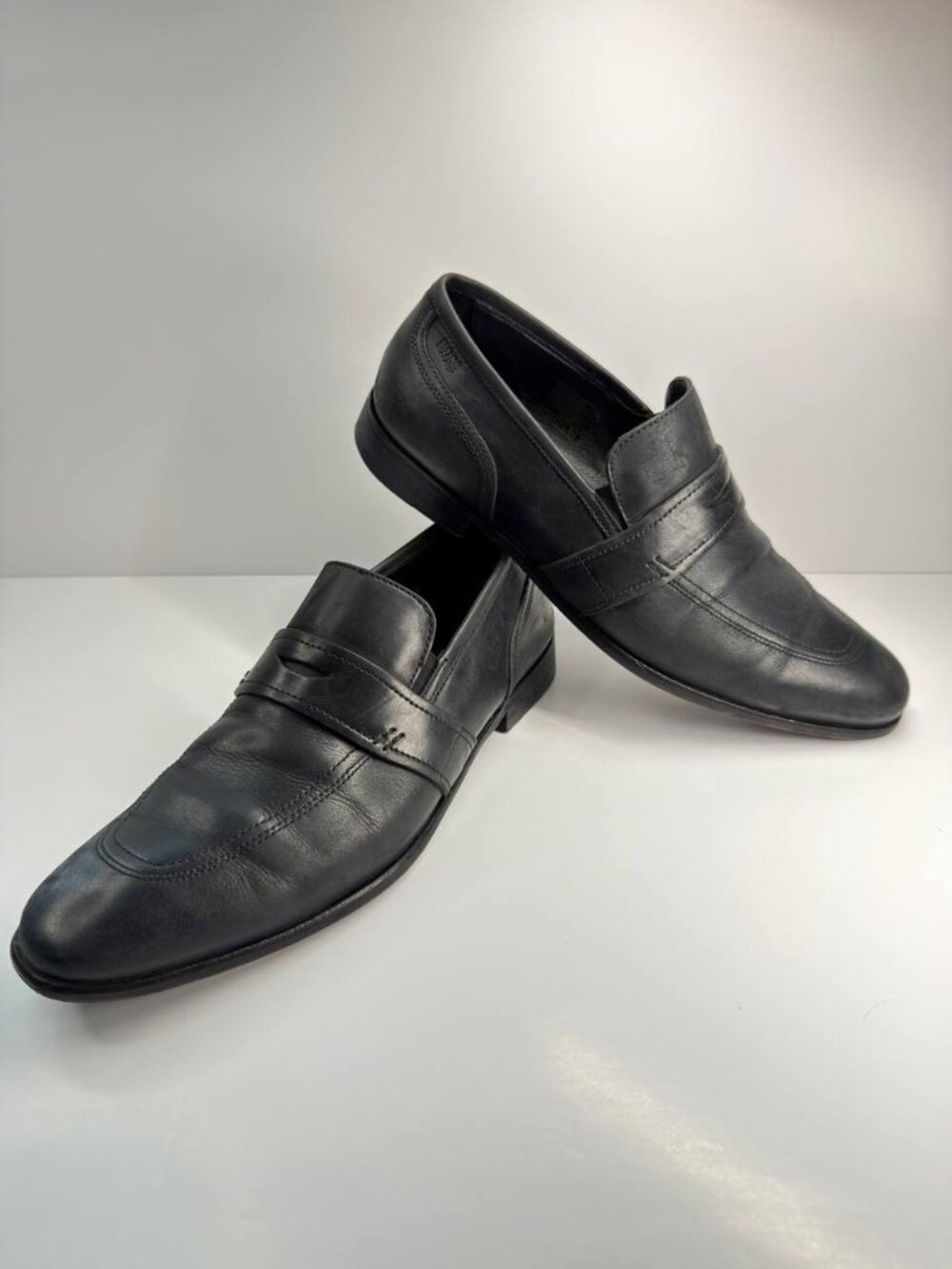 Hugo Boss Leather Penny Loafers – Men’s US 8